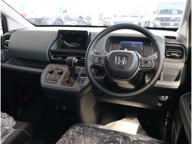 フリード1.5 e:HEV クロスター