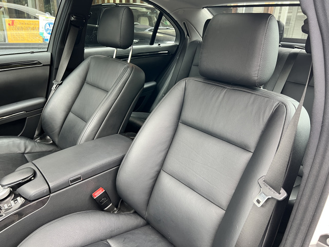 �}�t���[������G�A���̎��t���ȂǁA�J�X�^���̂����k�����C�y�ɂ��₢���킹���������B