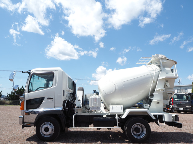 レンジャーミキサー車