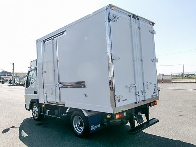 キャンター冷蔵冷凍車