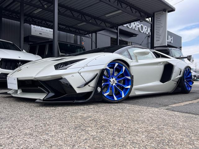 アヴェンタドールLP700-4 4WD