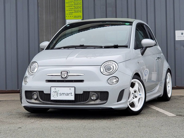 アバルト595Cツーリズモ