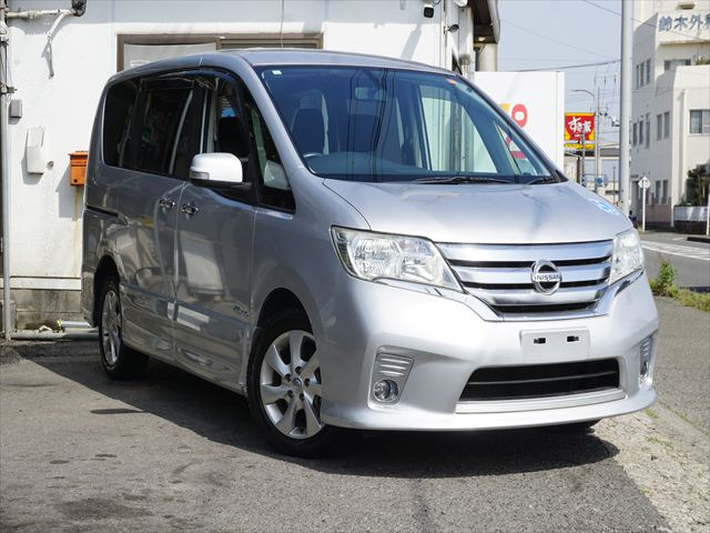 セレナ2.0 ハイウェイスター S-HYBRID Vセレクション チェアキャブ スロープ 車いす1名2列