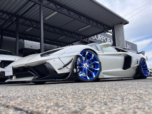 アヴェンタドールLP700-4 4WD