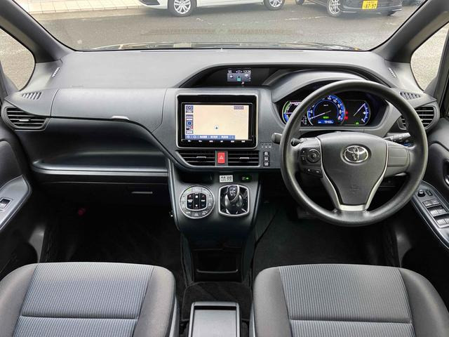 ヴォクシー1.8 ハイブリッド X