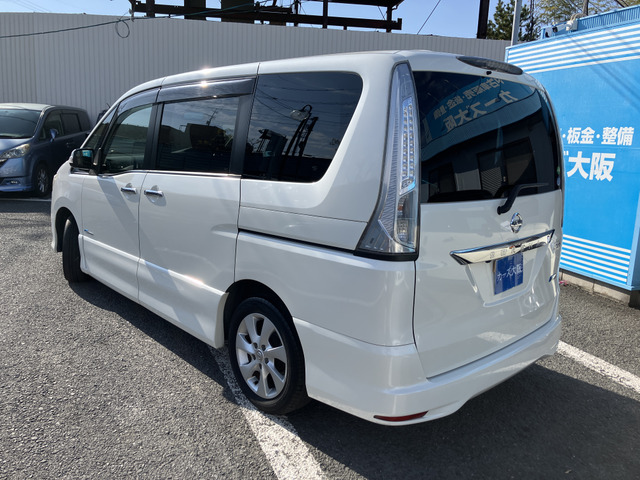 セレナ2.0 ハイウェイスター S-HYBRID