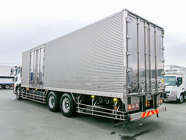 クオン冷凍冷蔵車