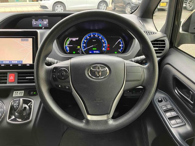 ヴォクシー1.8 ハイブリッド X