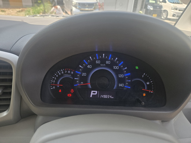 �����s�Ԃł��B(�x�����z19.8���~�E�����Ɍ���E4WD�ԁE�^�C�~���O�`�F�[���ł��̂Ńx���g�����K�v�������܂��E�V�[�g�q�[�^�[�t��