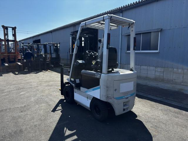 ユニキャリアバッテリータイプ　フォークリフト