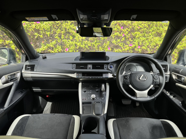 CT200h ブラック シークエンス