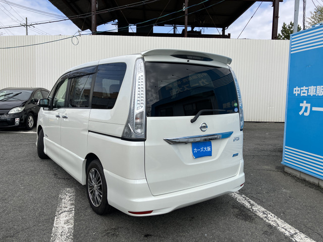 セレナ2.0 ハイウェイスター S-HYBRID