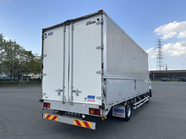 フォワードウィング