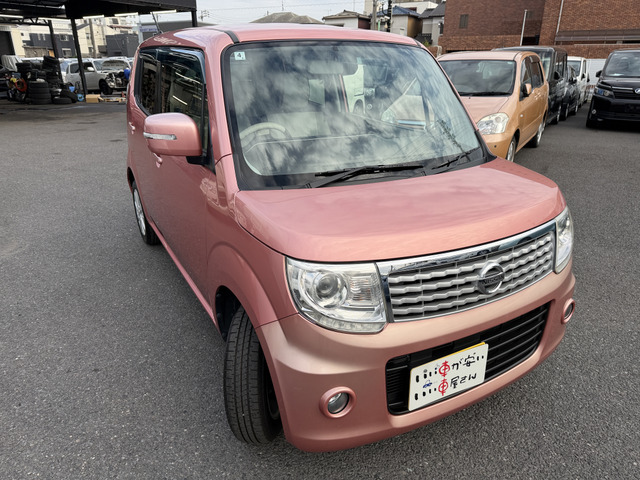3ヶ月・3000kmの無料保証付きです。エンジン、ミッション等の修理の際に金額が大きくなりがちな箇所も無料修理で安心です。最大3年までの有料保証も取り扱っております。