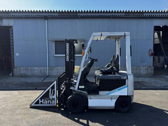 ユニキャリアバッテリータイプ　フォークリフト