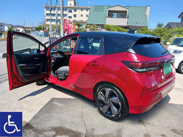 ノートオーラ1.2 G FOUR 助手席回転シート 4WD