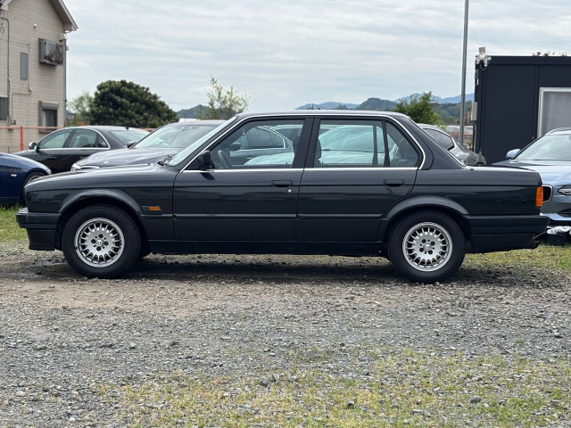 3シリーズセダン325i