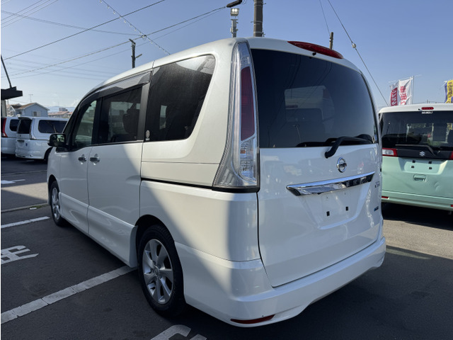 セレナ2.0 ハイウェイスター Vセレクション