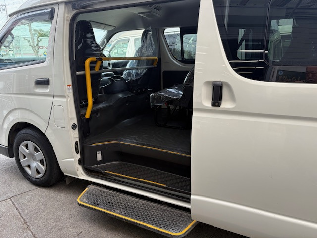 �X���C�h�h�A�A���I�[�g�X�e�b�v �A�V�X�g�o�[