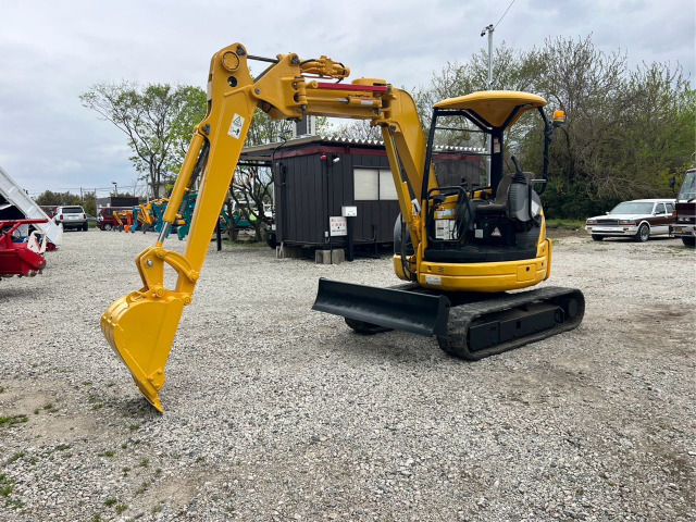 コマツ油圧ショベル