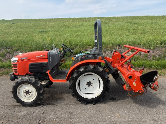 クボタトラクタ