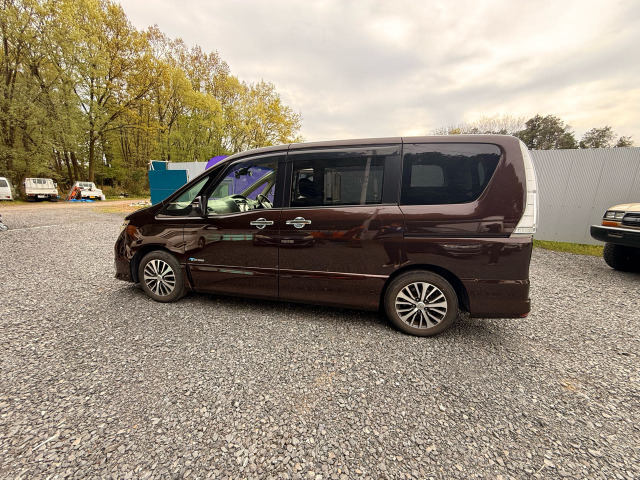 セレナ2.0 ハイウェイスター S-HYBRID