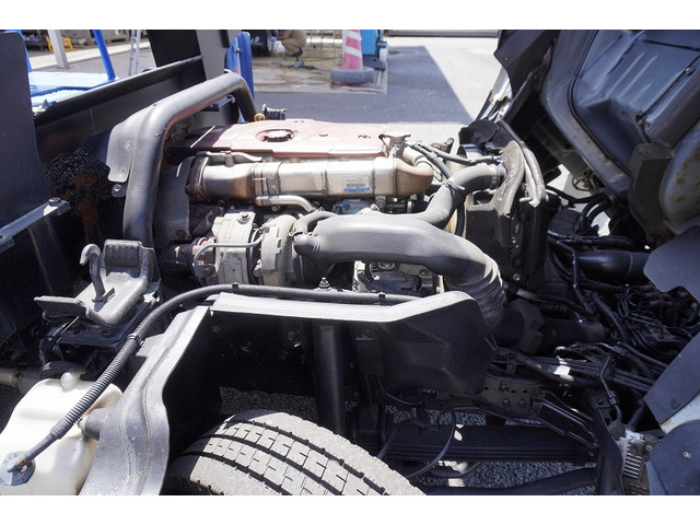 �L�x�ȃg���b�N�A���p�ԁA�n�C�G�[�X�Ȃǎ�舵���Ă���܂��B��xHP�������������Bhttp://www.vantruck.co.jp/