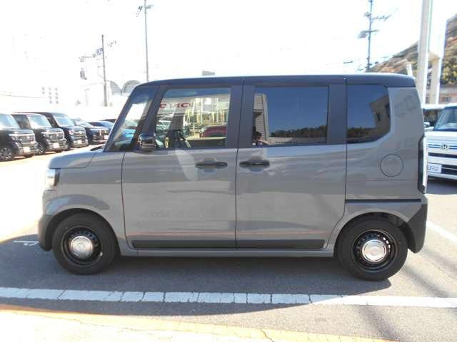 N-BOXジョイ 2トーン