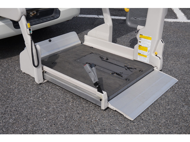 ハイエースコミューター