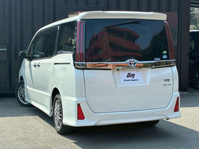 ノア1.8 ハイブリッド Si W×B III