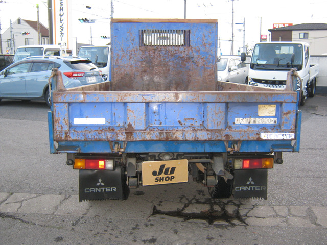 キャンターダンプ