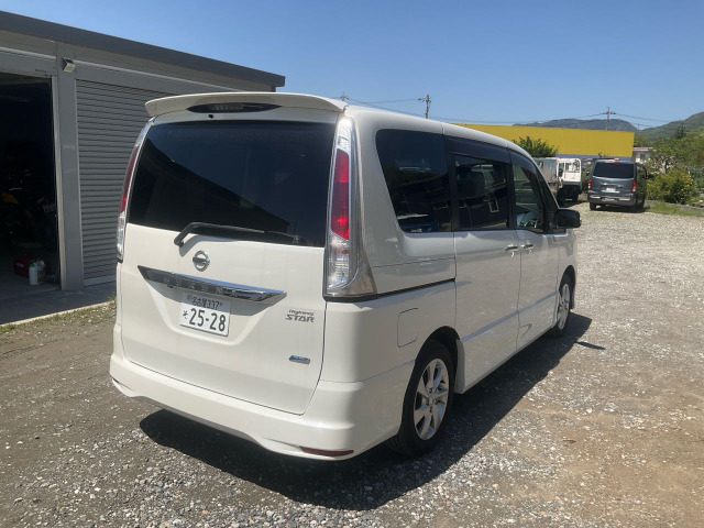 セレナ2.0 ハイウェイスター HDDナビ付