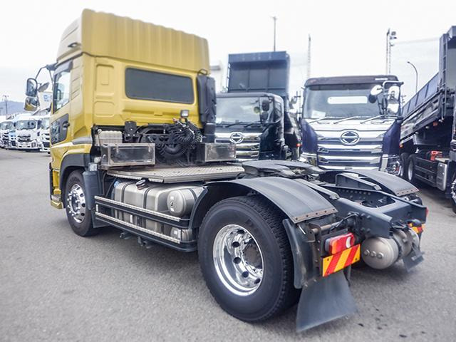 クオントレーラーヘッド