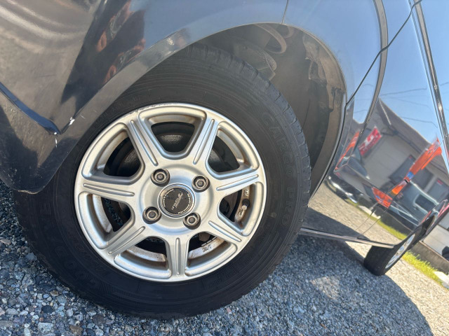 �ЊO12�C���`AW�������Ă���܂��B�e��J�X�^��������܂��̂ŁA�܂��͂��C�y�ɂ��⍇���������B