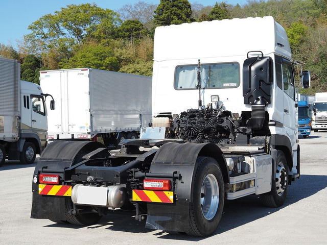 クオントレーラーヘッド