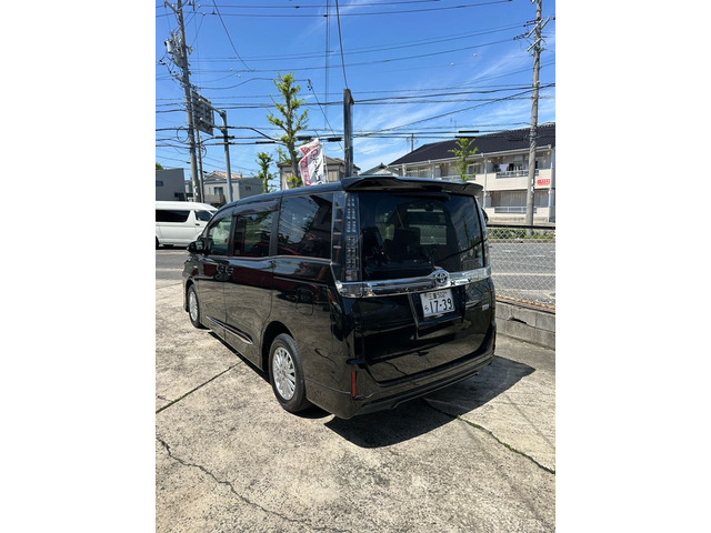 ヴォクシー1.8 ハイブリッド V