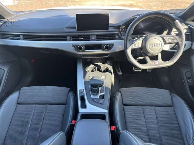 A5スポーツバック2.0 TFSI スポーツ Sラインパッケージ