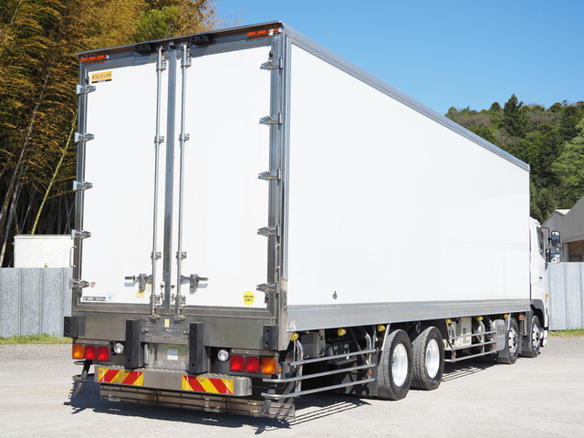 プロフィア冷凍冷蔵車