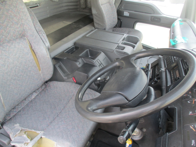 ギガミキサー車