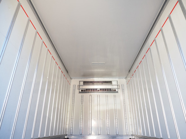 エルフ冷蔵冷凍車