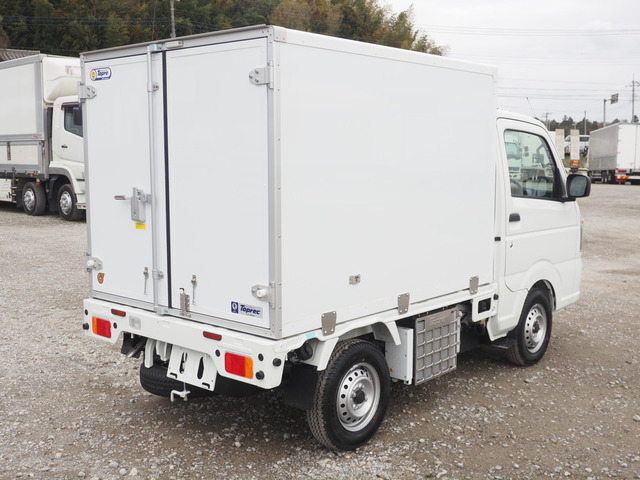 キャリイ冷蔵冷凍車