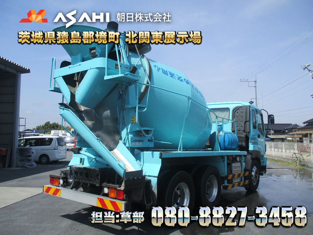 ギガミキサー車