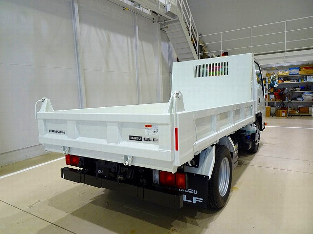 エルフ3.0 フルフラットロー ディーゼル 4WD