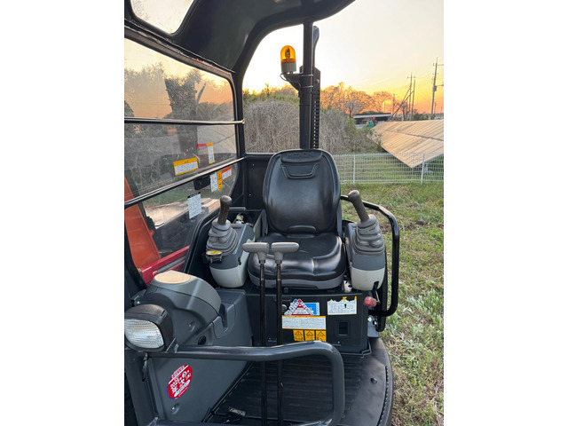 日立油圧ショベル