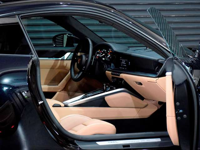 911カレラ4S PDK 4WD