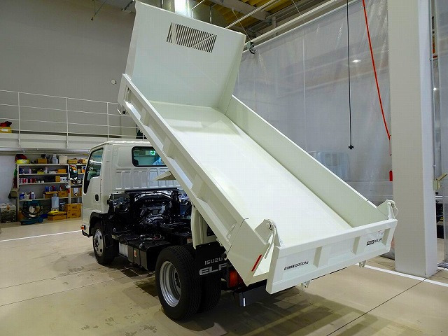 エルフ3.0 フルフラットロー ディーゼル 4WD