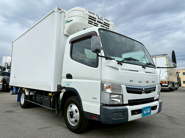 キャンター冷蔵冷凍車