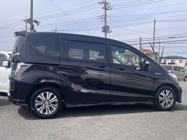 フリードハイブリッド1.5 ジャストセレクション