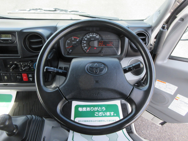 ☆内装・ハンドル廻りです☆D席エアバッグ付きです☆
