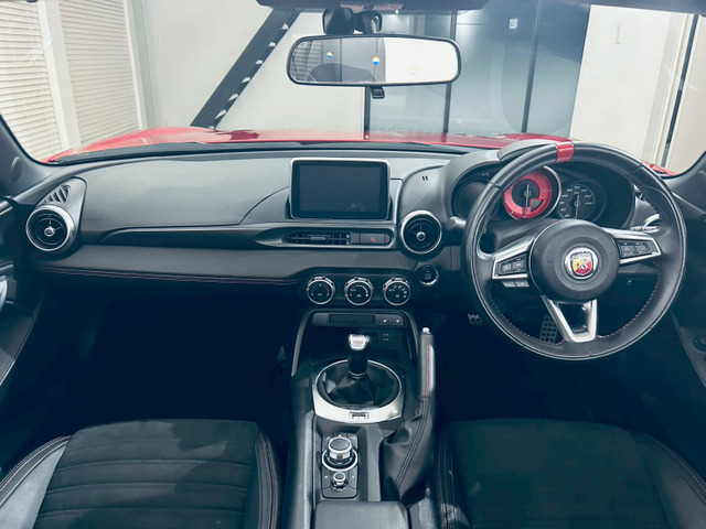 アバルト124スパイダーツーイヤー アニバーサリー